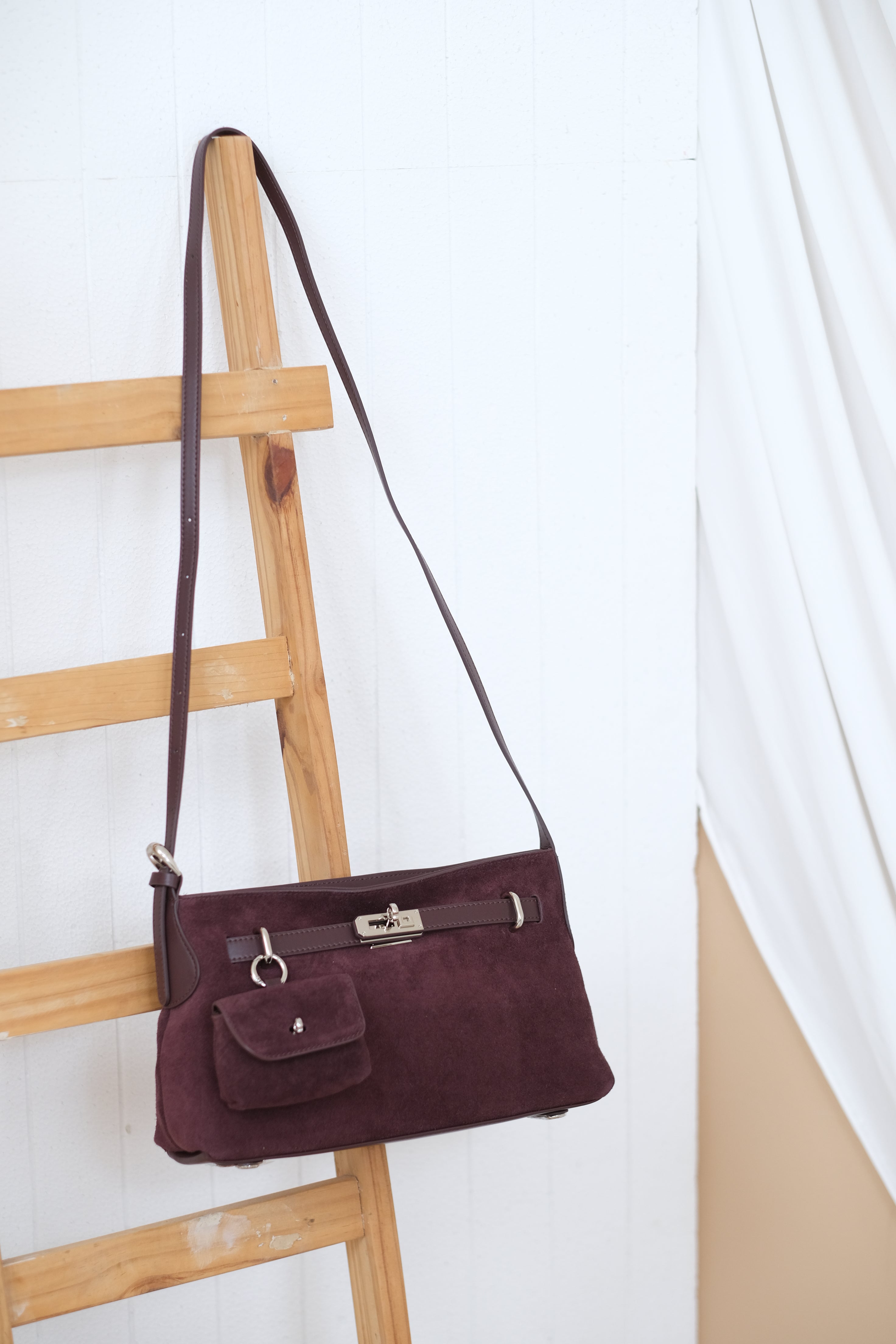 Elaine in Rouge Terra