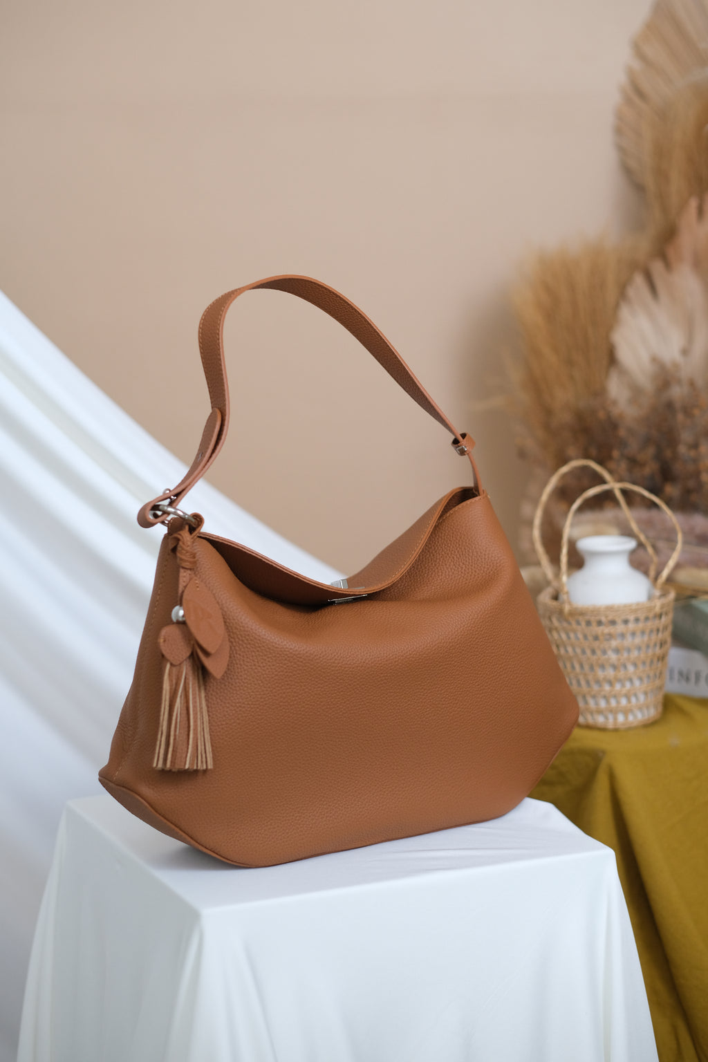 Genoveva in Chesnut Luxe