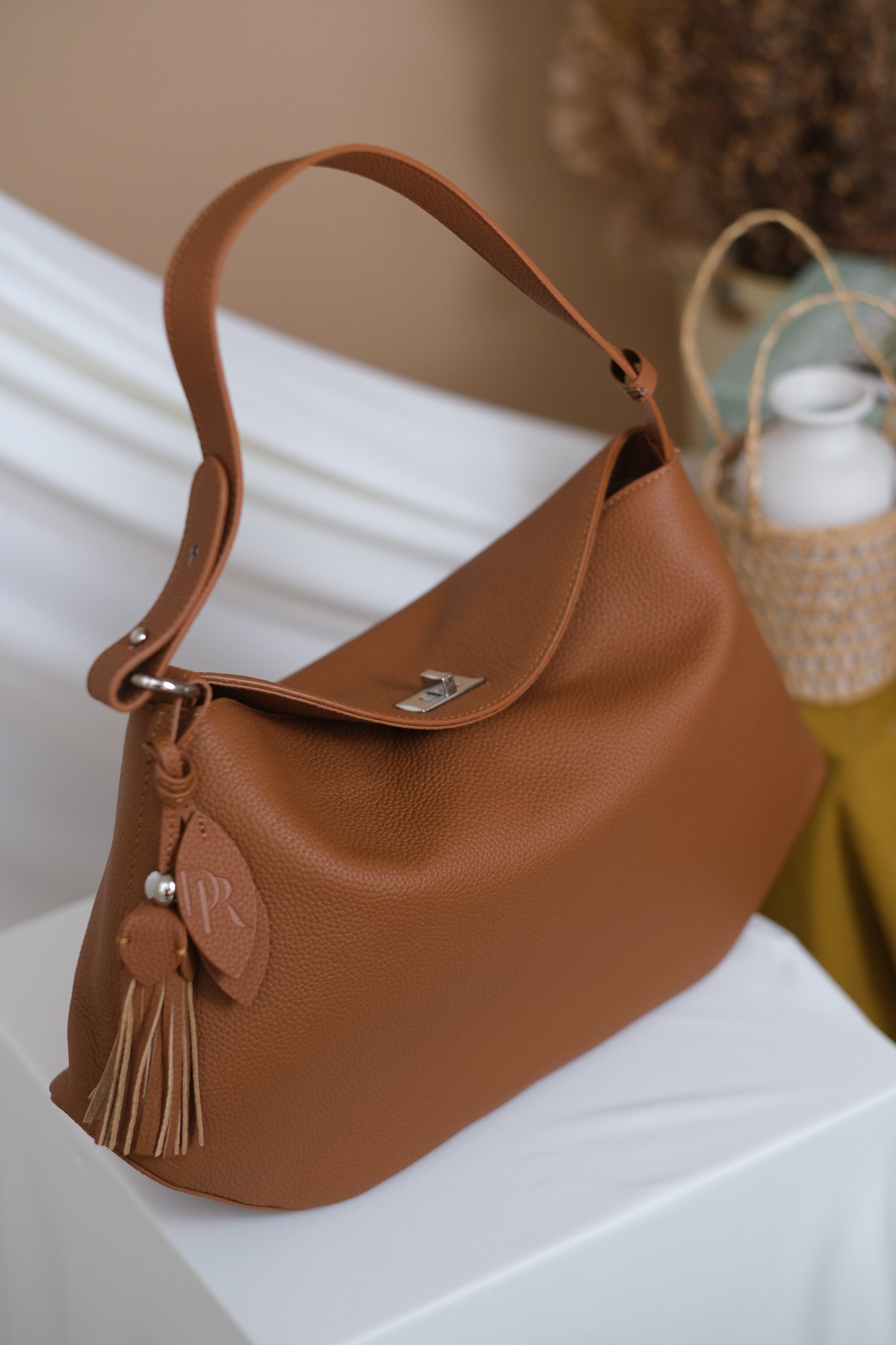 Genoveva in Chesnut Luxe