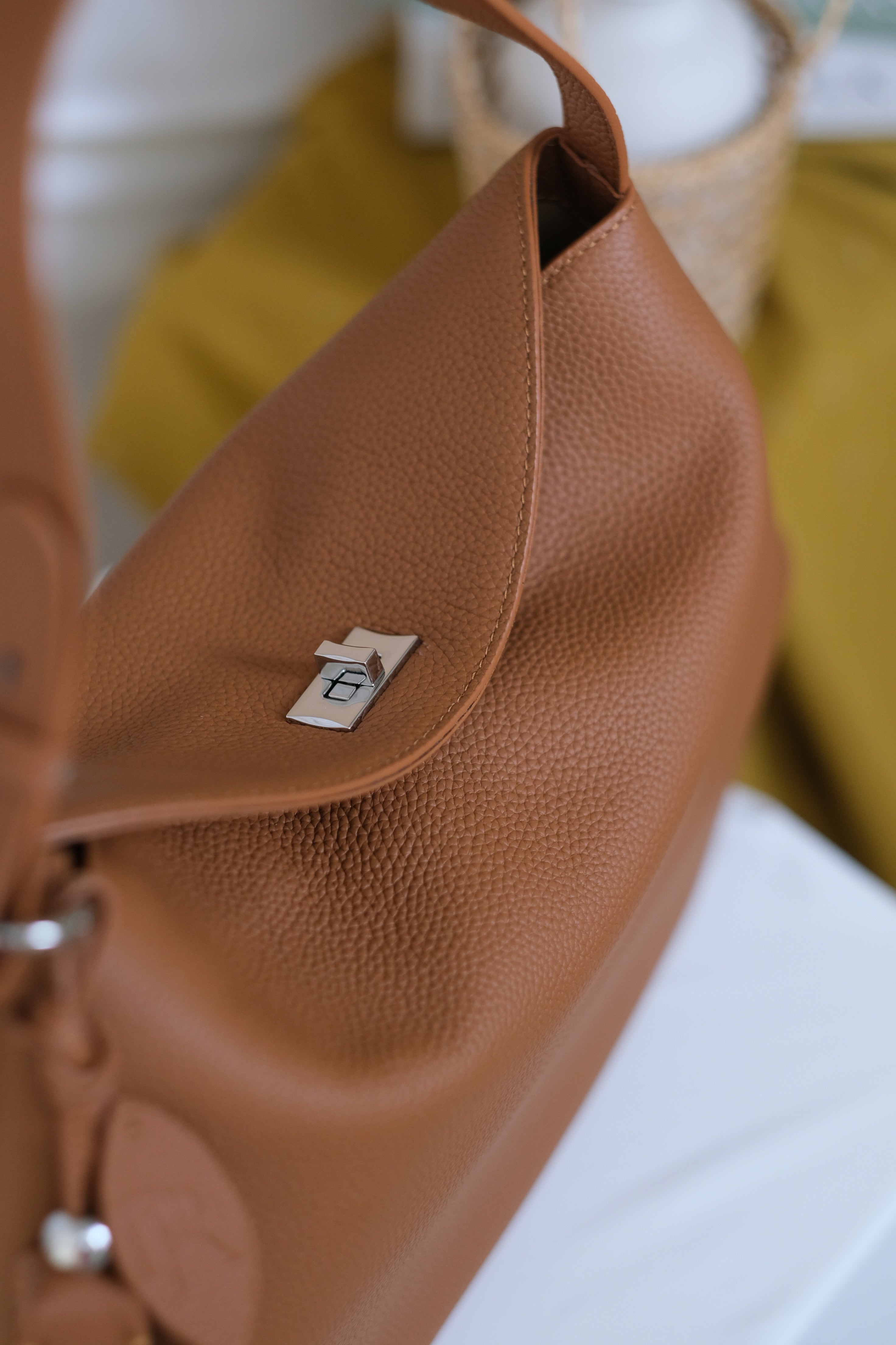 Genoveva in Chesnut Luxe