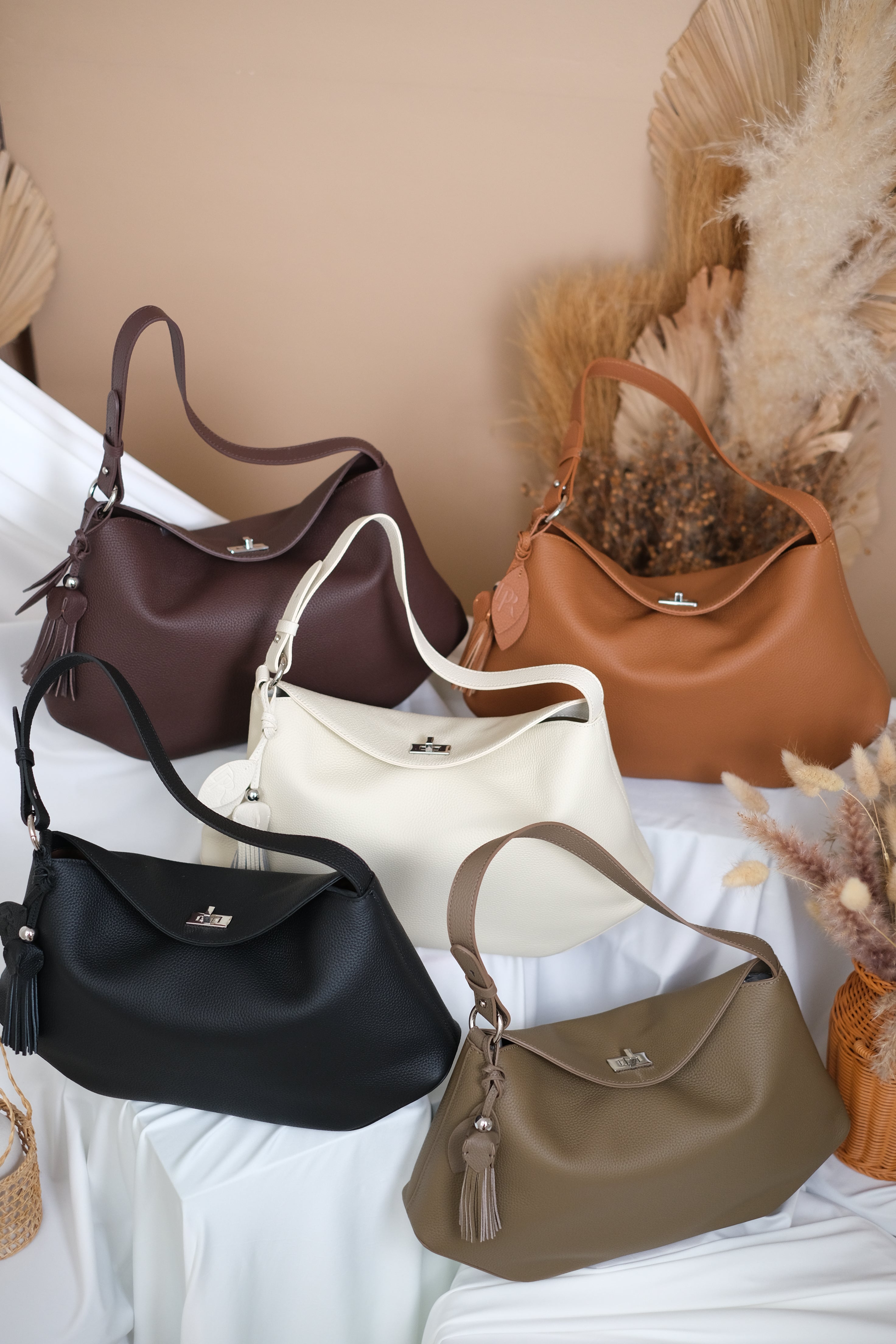 Genoveva in Ivory Veil