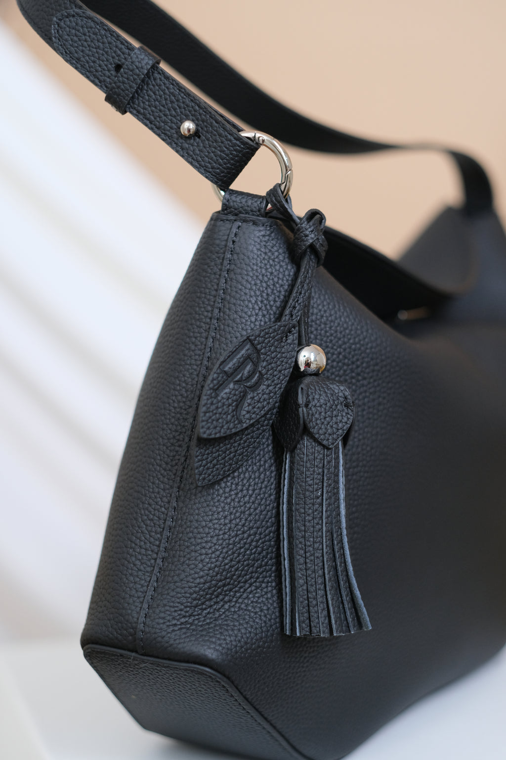 Genoveva in Midnight Onyx