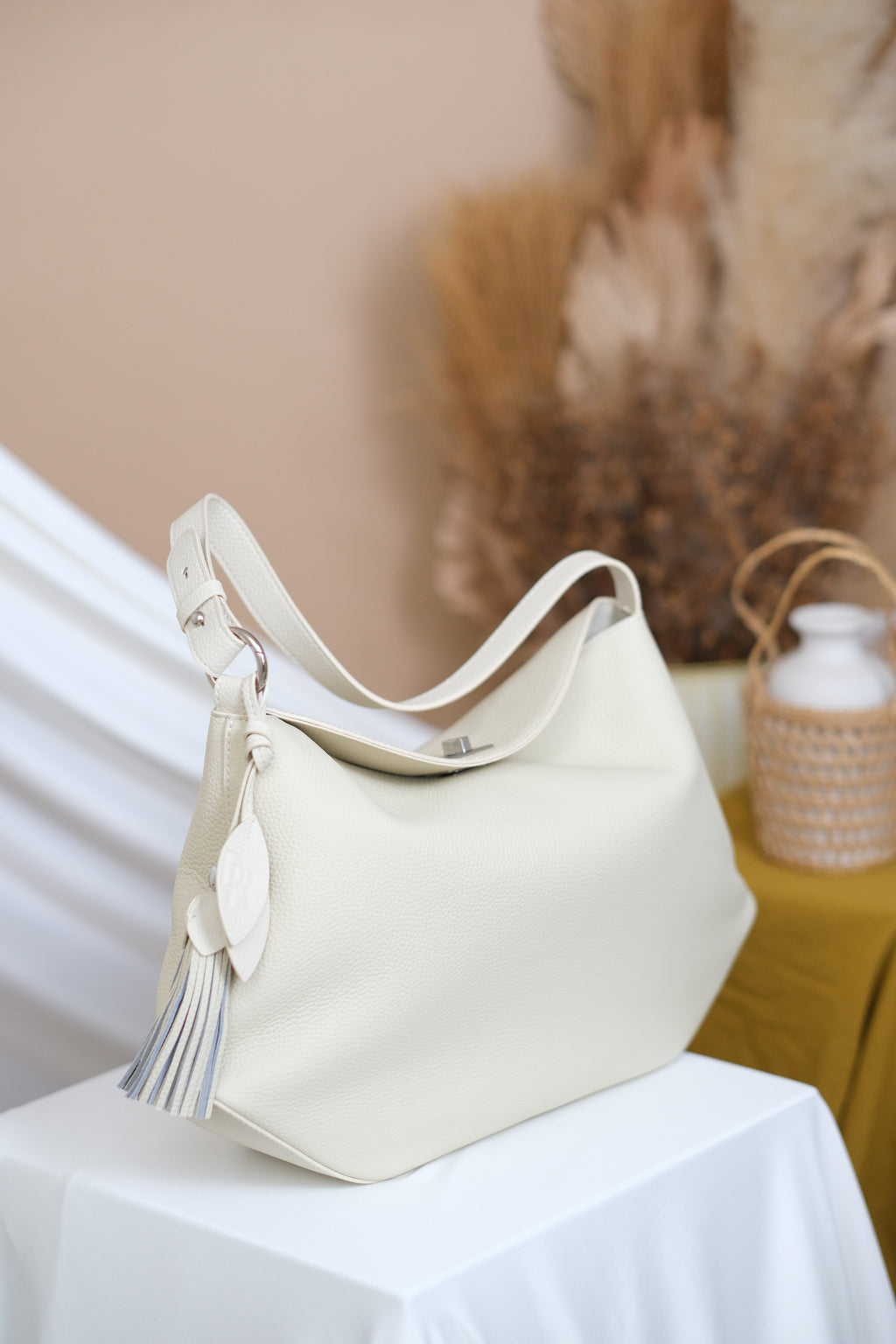 Genoveva in Ivory Veil