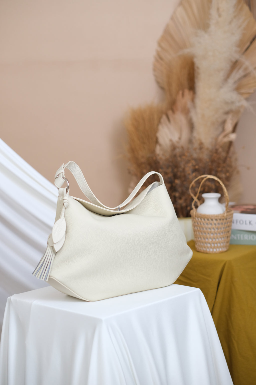 Genoveva in Ivory Veil