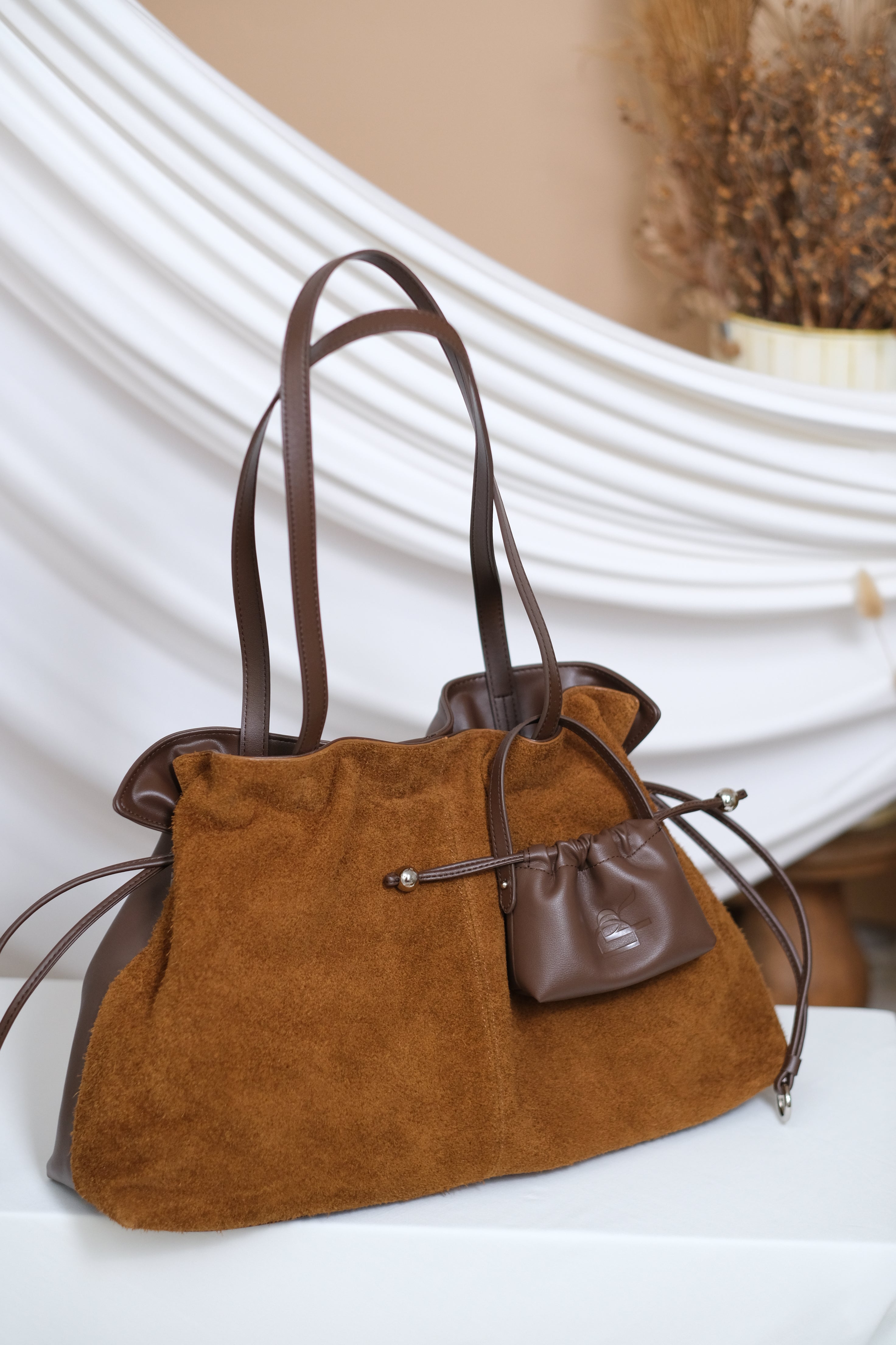 Nenita in Cafe Caramel