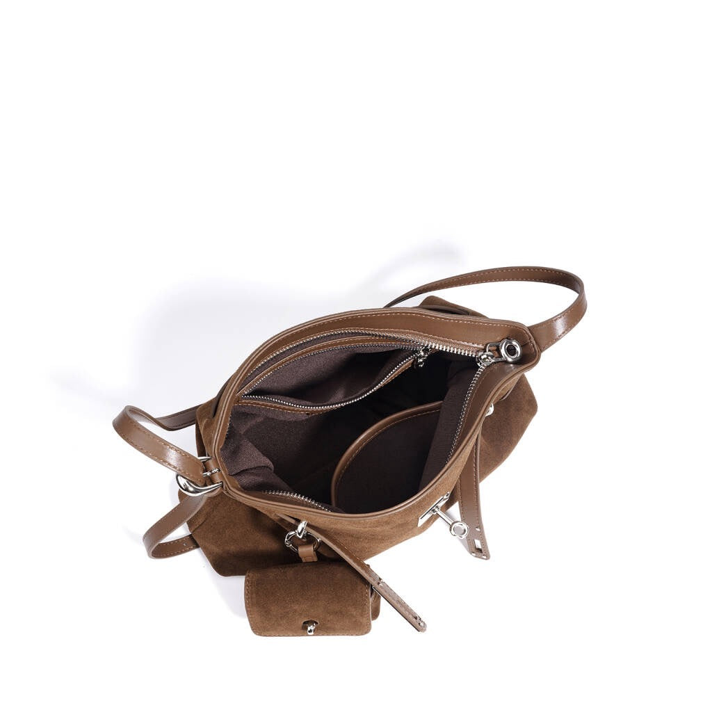 Elaine in Biscotti Latte